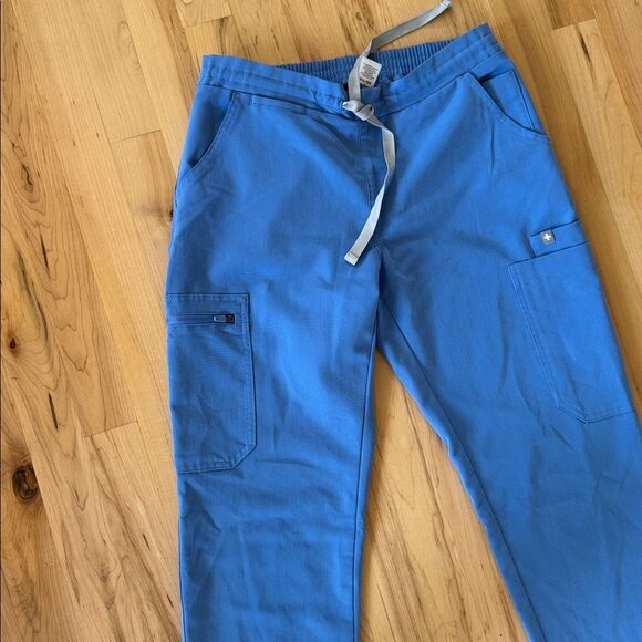 Figs Light Blue Scrub Set - Picture 3 of 4